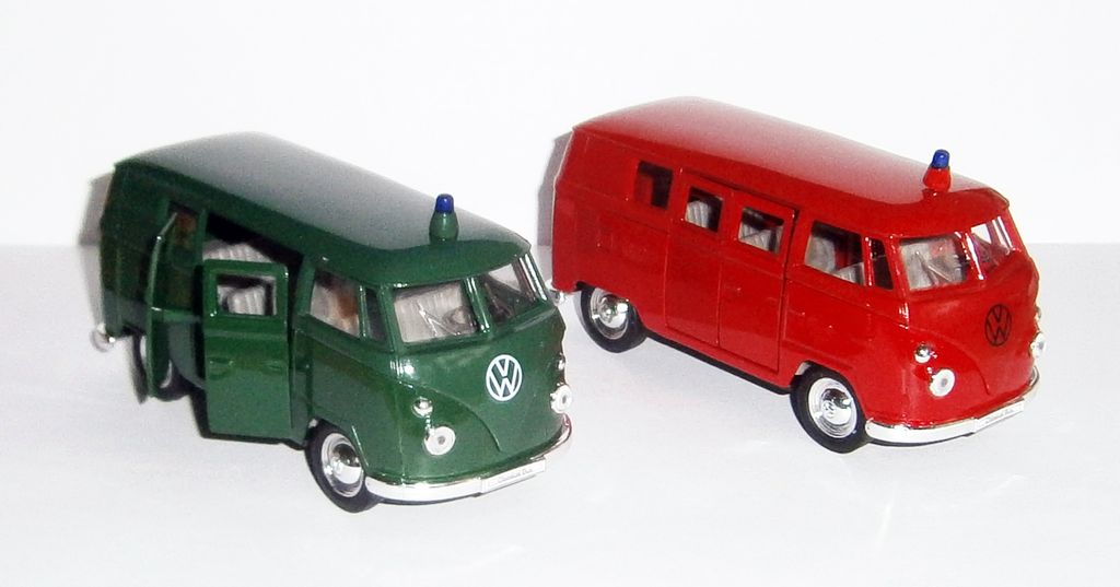 Welly VW Bus Pol/FW Met 11cm rot/grün WB 