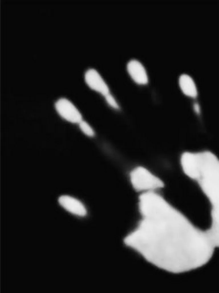 Miroir Void Reflections : Finissez-en avec les Murs Vides et Tristes