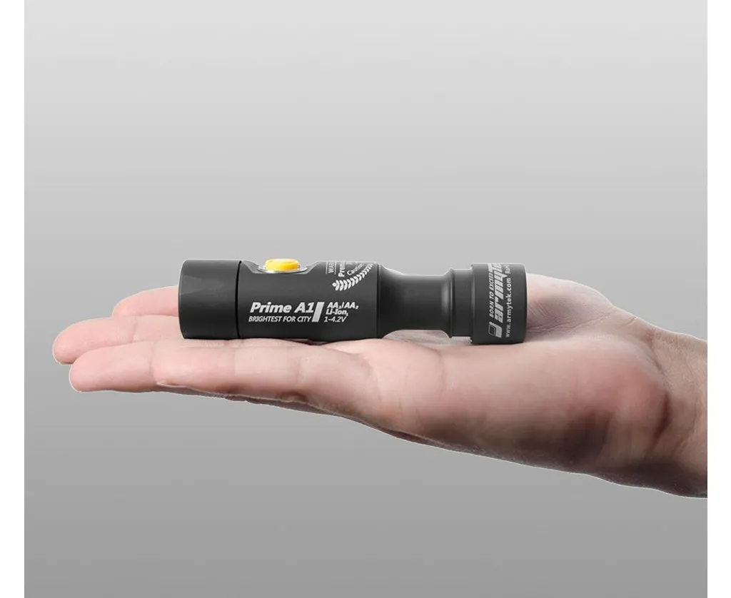 Lampe torche EDC Armytek Prime A1 v3 compacte à faisceau large - 3