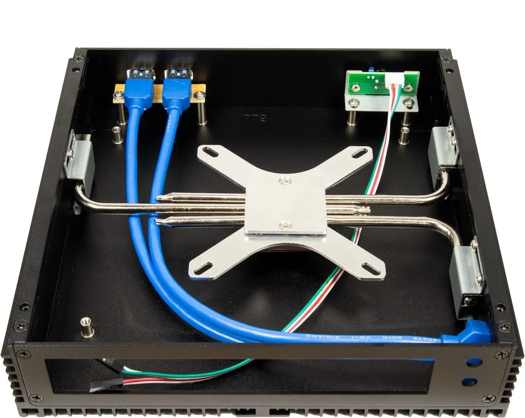 Mini boîtier PC Chieftec IX-06B-OP pour gagner de l'espace sur votre bureau - 9