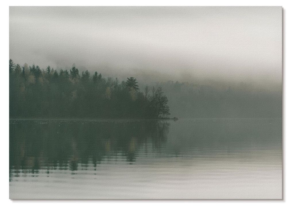 POSTER - 84x59 cm (A1) - Nevara - Neblige Waldlandschaft am See - Wandbild für Wohnzimmer Schlafzimmer & Flur, Modernes Poster Wanddeko, Ungerahmt