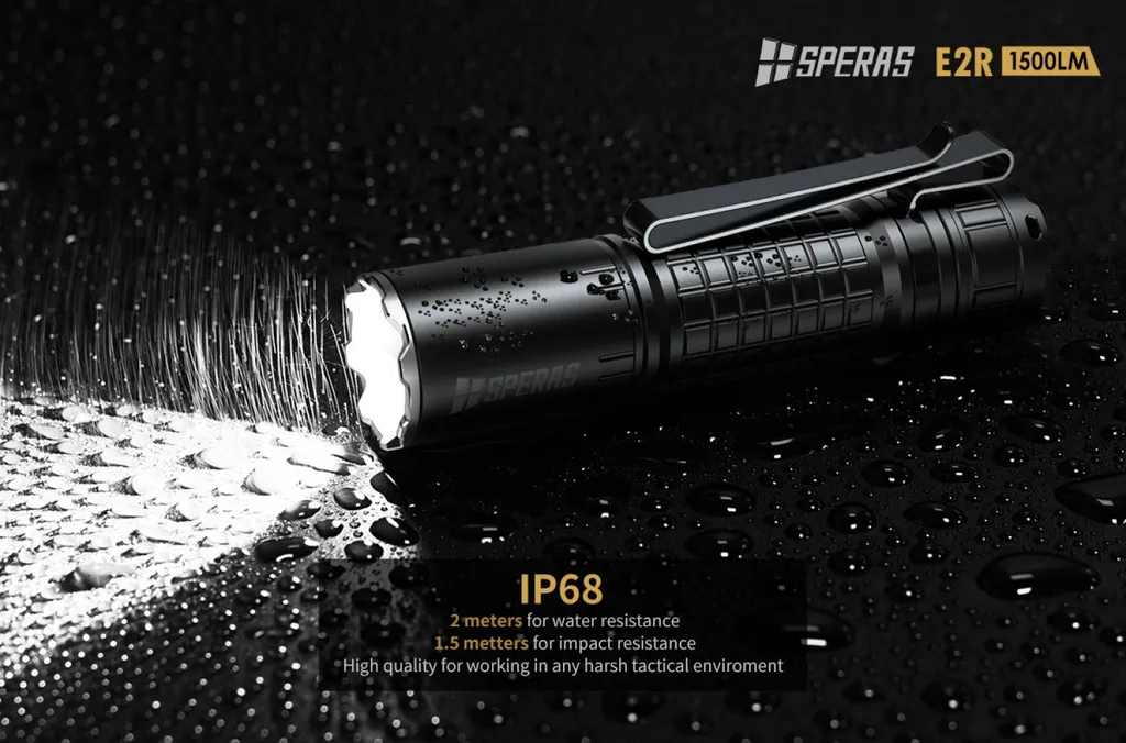 Speras E2R Lampe de Poche 1500 Lumens Longue Portée et Batterie 2-en-1
