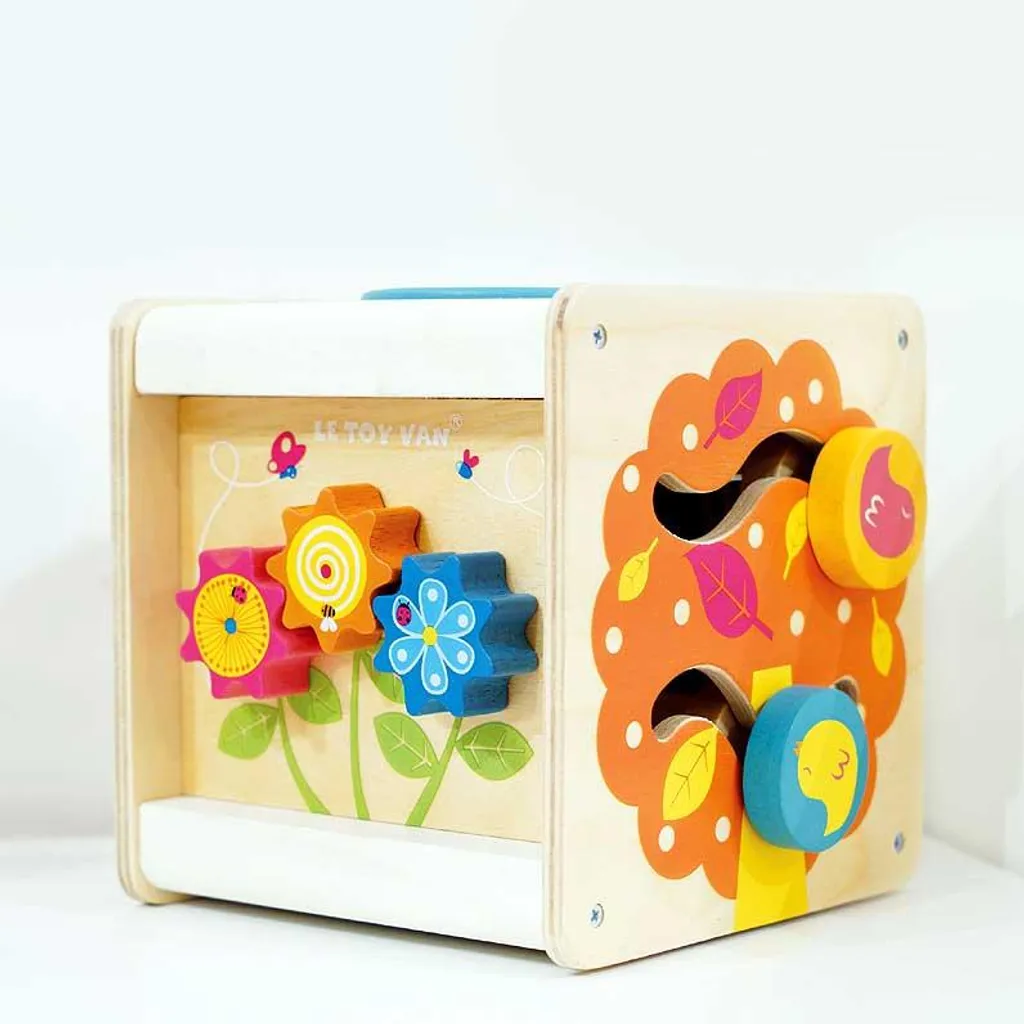 Petit Cube d'Activités Sensoriel Le Toy Van Bois FSC Jouet Pédagogique