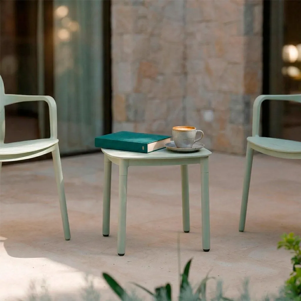 Salon de jardin Dora : 2 fauteuils empilables et table polypropylène - 3