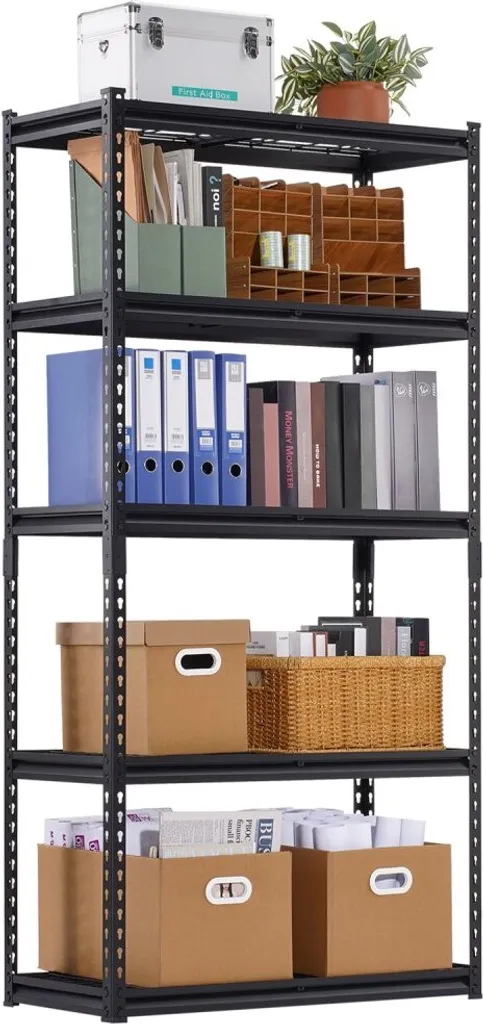 Rayonnage de stockage métallique pour maximiser le rangement en cave