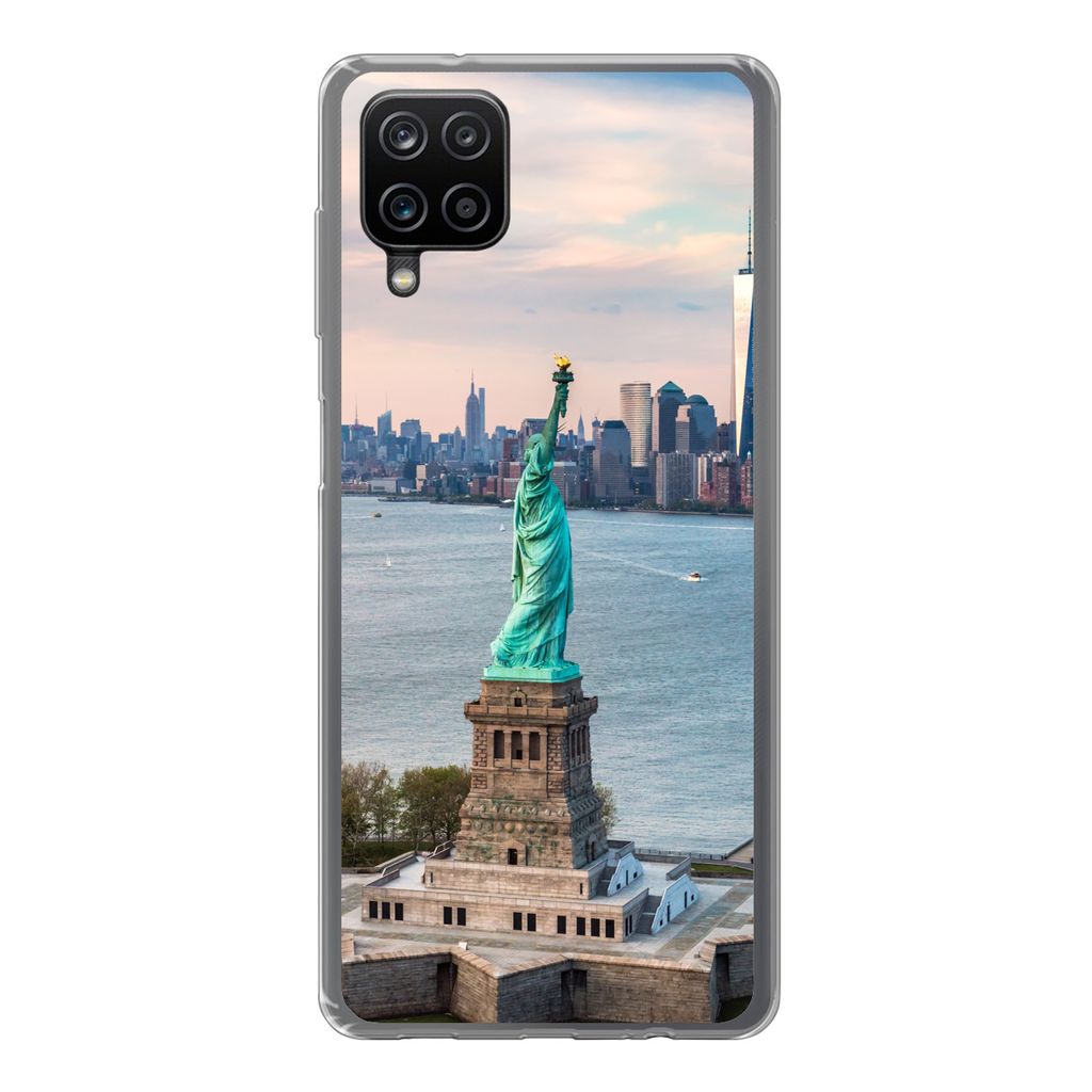 MuchoWow Handyhülle Schutzhülle Hülle für Samsung Galaxy A12 Freiheitsstatue mit der Skyline von New York Silikon Softcase Handy Hülle - Bild