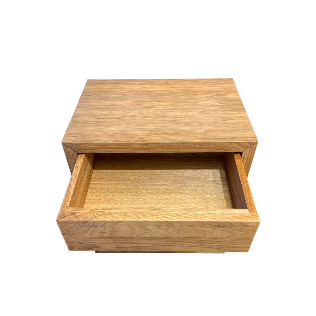 Woodek Nachttisch HUGO, elegantes Wandregal im Produktbild 10