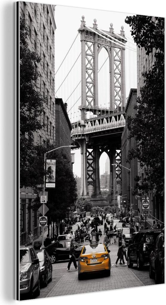 MuchoWow Wanddekoration Metall Metallbild Wandkunst 20x30 cm Schwarz-Weiß-Foto mit einem gelben Taxi im amerikanischen New York MuchoWow Aluminium...