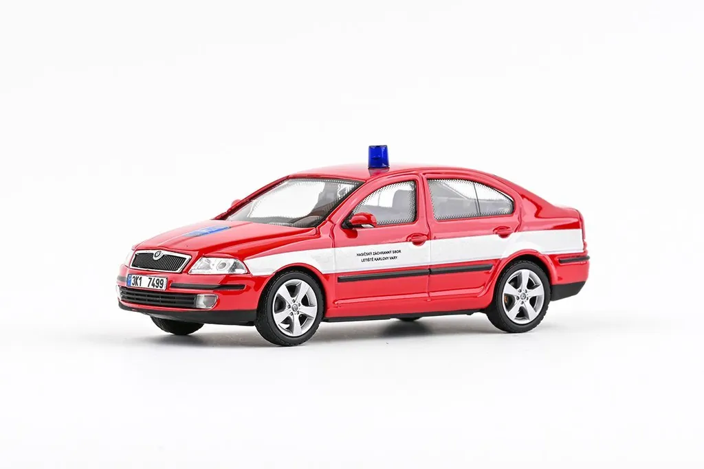 Škoda Octavia II miniature Abrex 1:43, résout manque vitrine