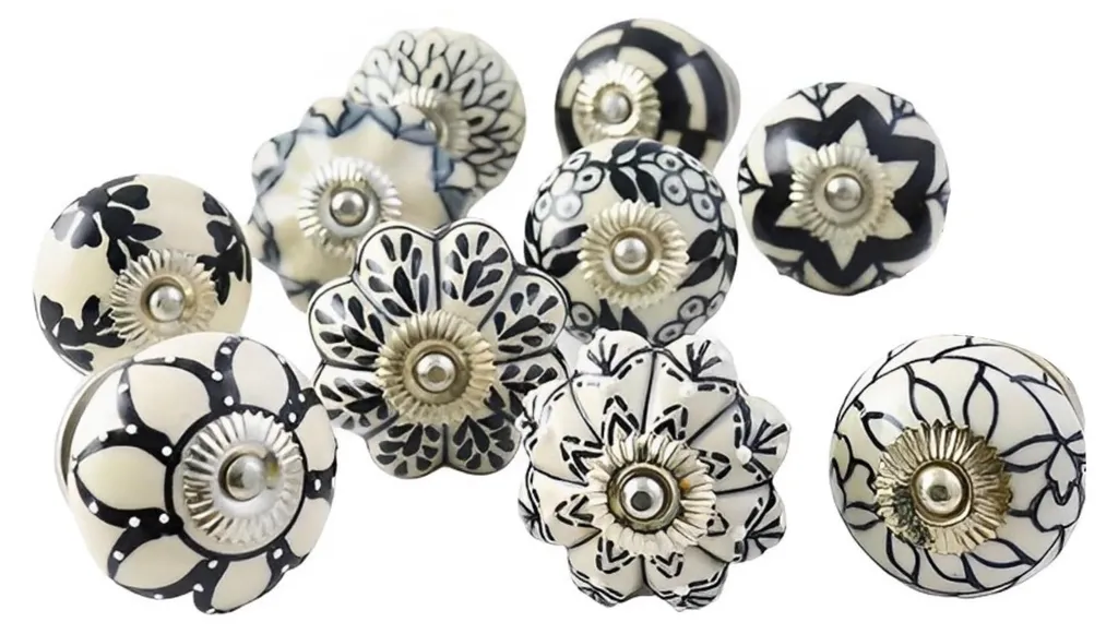Lot de 20 boutons en céramique vintage peints à la main noir et blanc