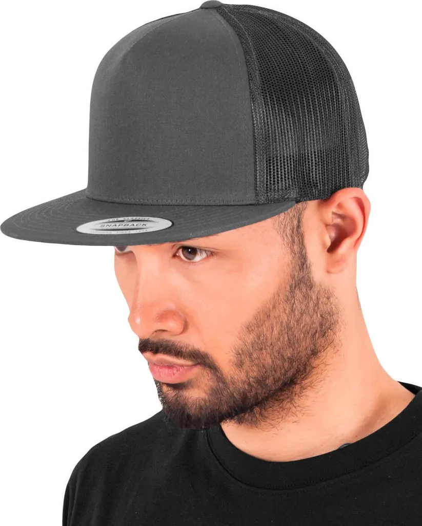 Flexfit 6006 Nero: Eleganza Sobria e Design Classico Trucker - 8