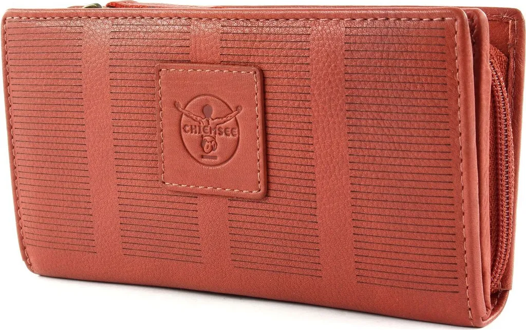 Analisi Portafoglio CHIEMSEE Haiti Red: Spazio, Pelle e Durata