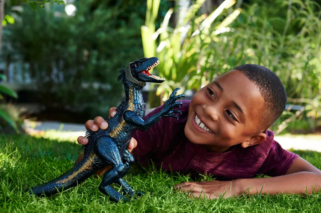 Jurassic World Indoraptor Dino Tracker avec figurine code AR Track - 2