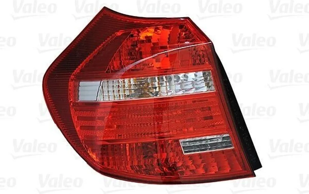 Réparer Phare Arrière Cassé BMW Série 1 E87 E81 avec Valeo 044406