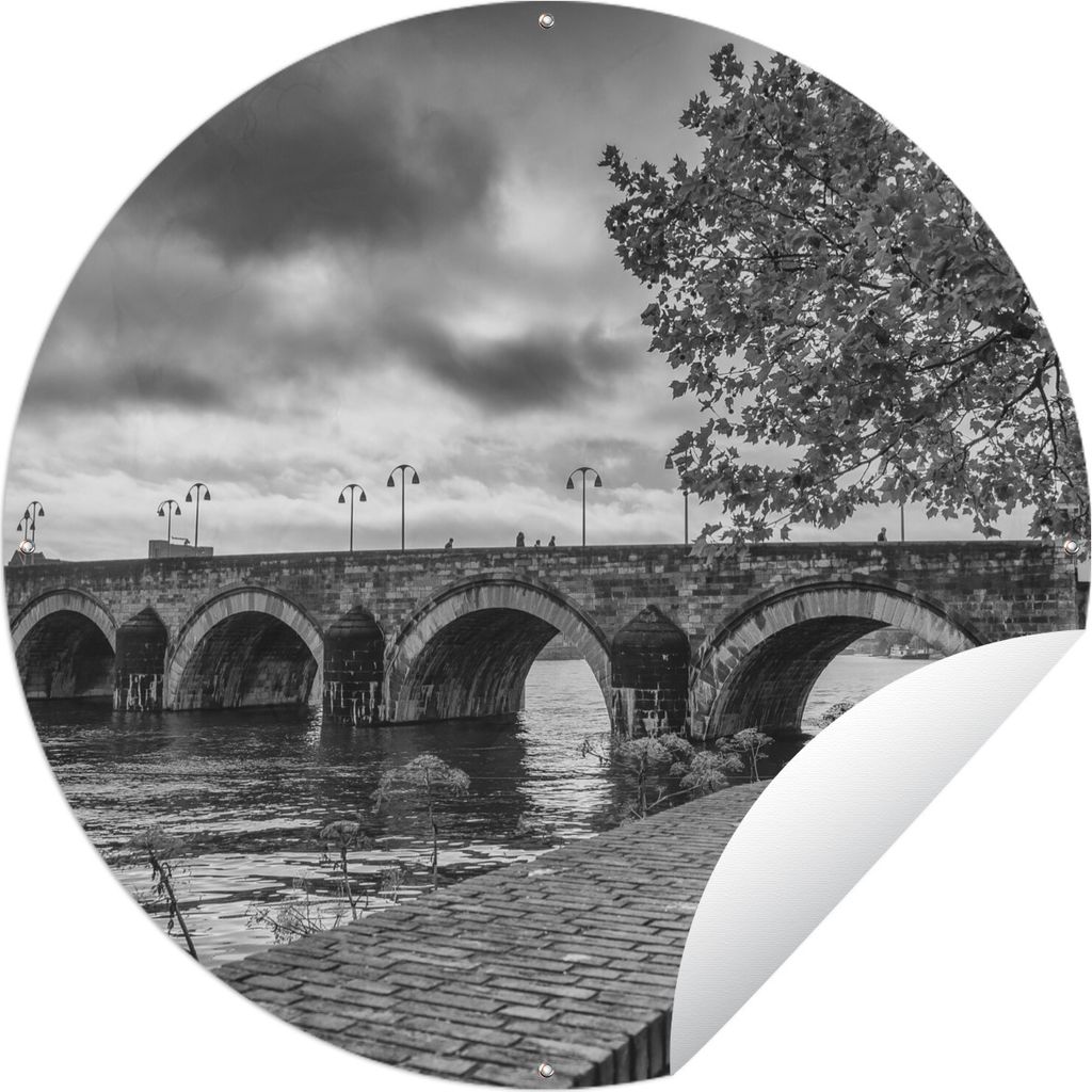 MuchoWow Gartenposter Outdoor-Poster Rund Brücke - Maastricht - Schwarz - Weiß Ø 150 cm Gartendeko Rundes Poster draußen