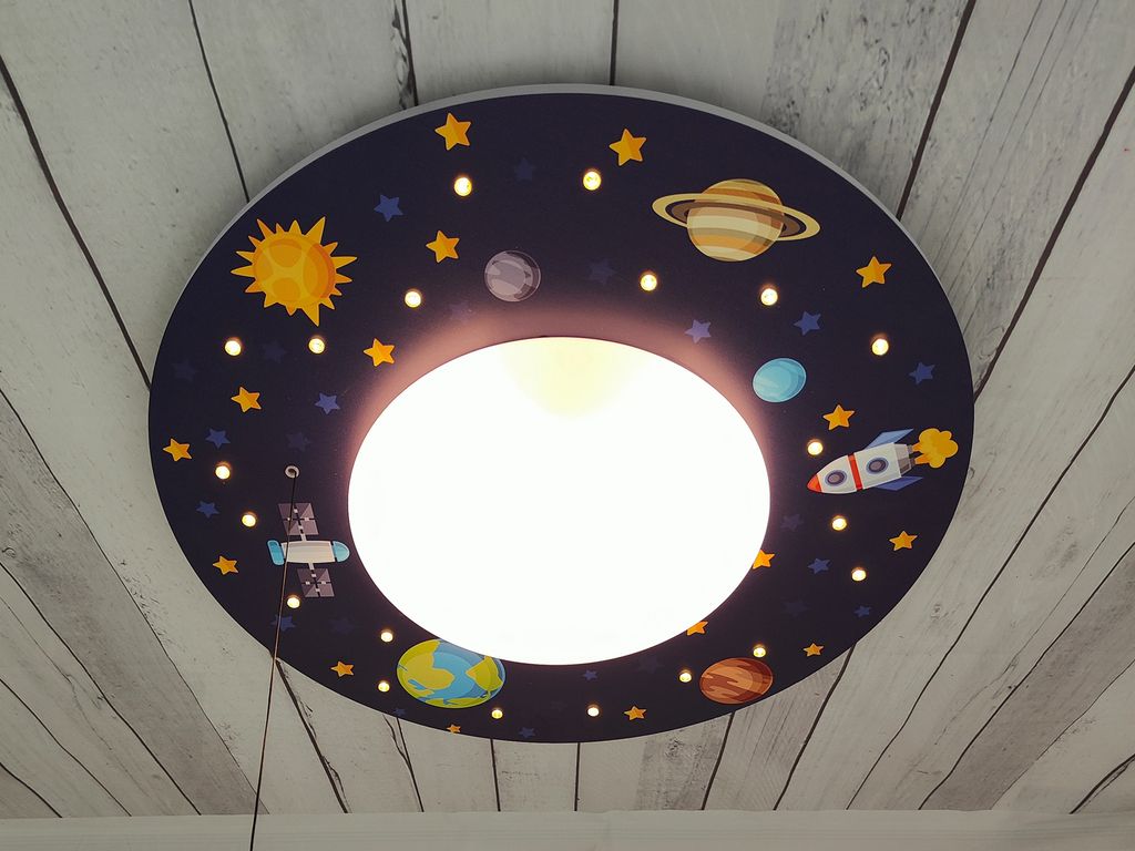 Coole Weltall LED Deckenleuchte bunt für Kinderzimmer & Jungenzimmer Ø 54cm