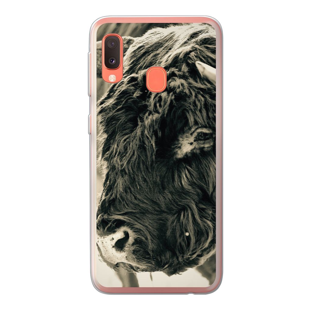 MuchoWow Handyhülle Schutzhülle Hülle für Samsung Galaxy A20e Schottischer Highlander - Schnee - Hörner Silikon Softcase Handy Hülle - Abde...