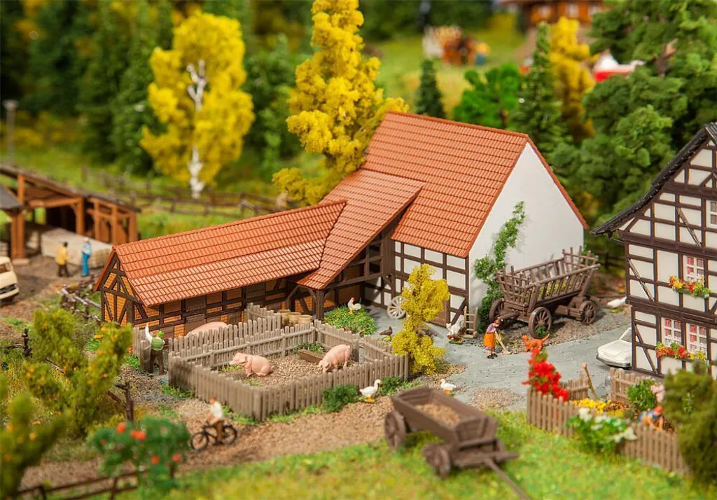 Maquette de Grange Agricole Faller 232371 pour Décor de Train HO