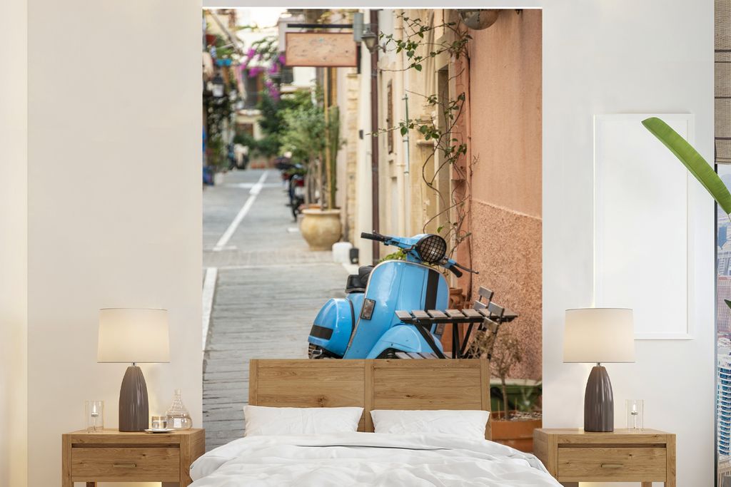 MuchoWow Fototapete für Wohnzimmer oder Schlafzimmer Wandtapete Vinyl Motivtapete Motorroller - Kreta - Griechenland - 155x240 cm - Tapete