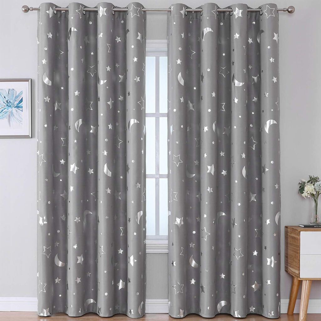 Sternenvorhänge, 2 Paneele für kleine Fenster im Kinderzimmer, raumverdunkelnder Fenstervorhang mit Weltraummotiv, Kindervorhänge für das Schla...
