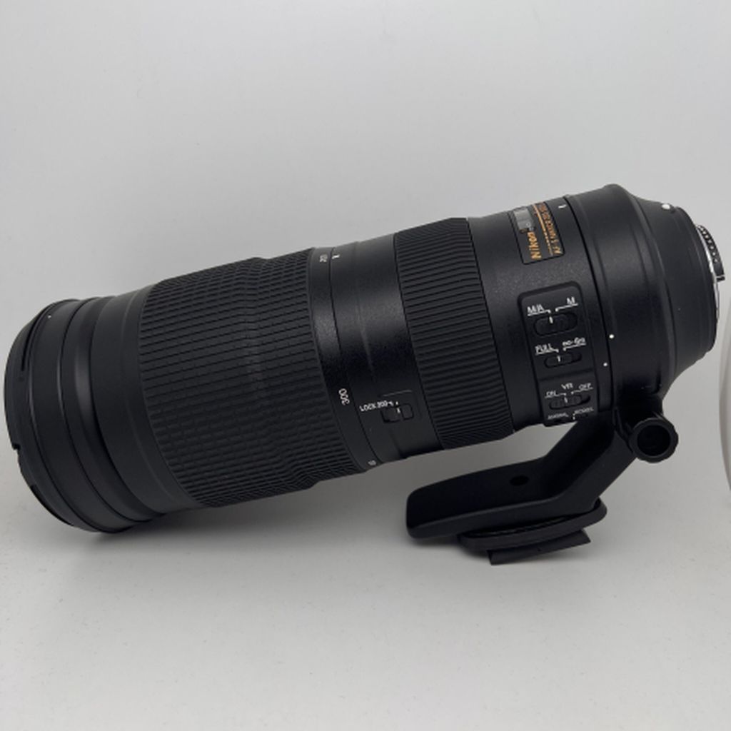 Nikon AF-S NIKKOR 200–500mm 1:5,6E ED VR Objektiv