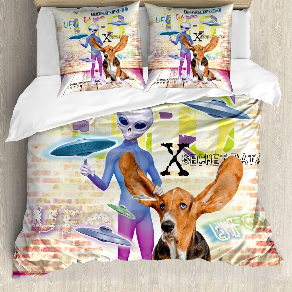 ABAKUHAUS Weltraum Bettbezug, Alien und Hund, Milbensicher Allergiker geeignet mit Kissenbezügen, 200 cm x 200 cm - 80 x 80 cm, Mehrfarbig