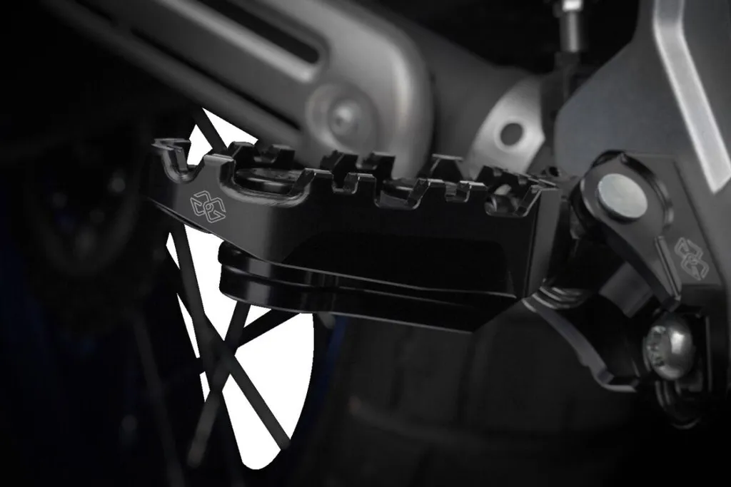 Kit Repose-Pieds Tech-X Bk Uf35 : Accessoires de Confort pour Moto Noirs