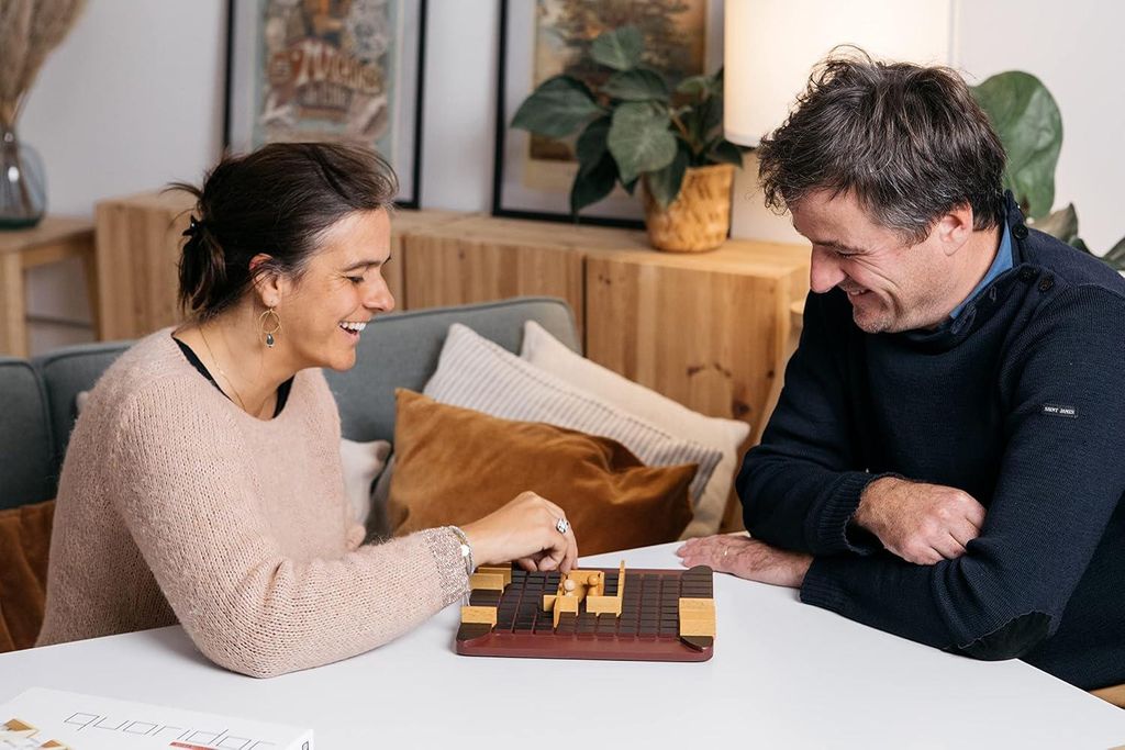 Quoridor Klassisches Spiel für 2-4 Spieler - Strategisches Denkspiel für die ganze Familie