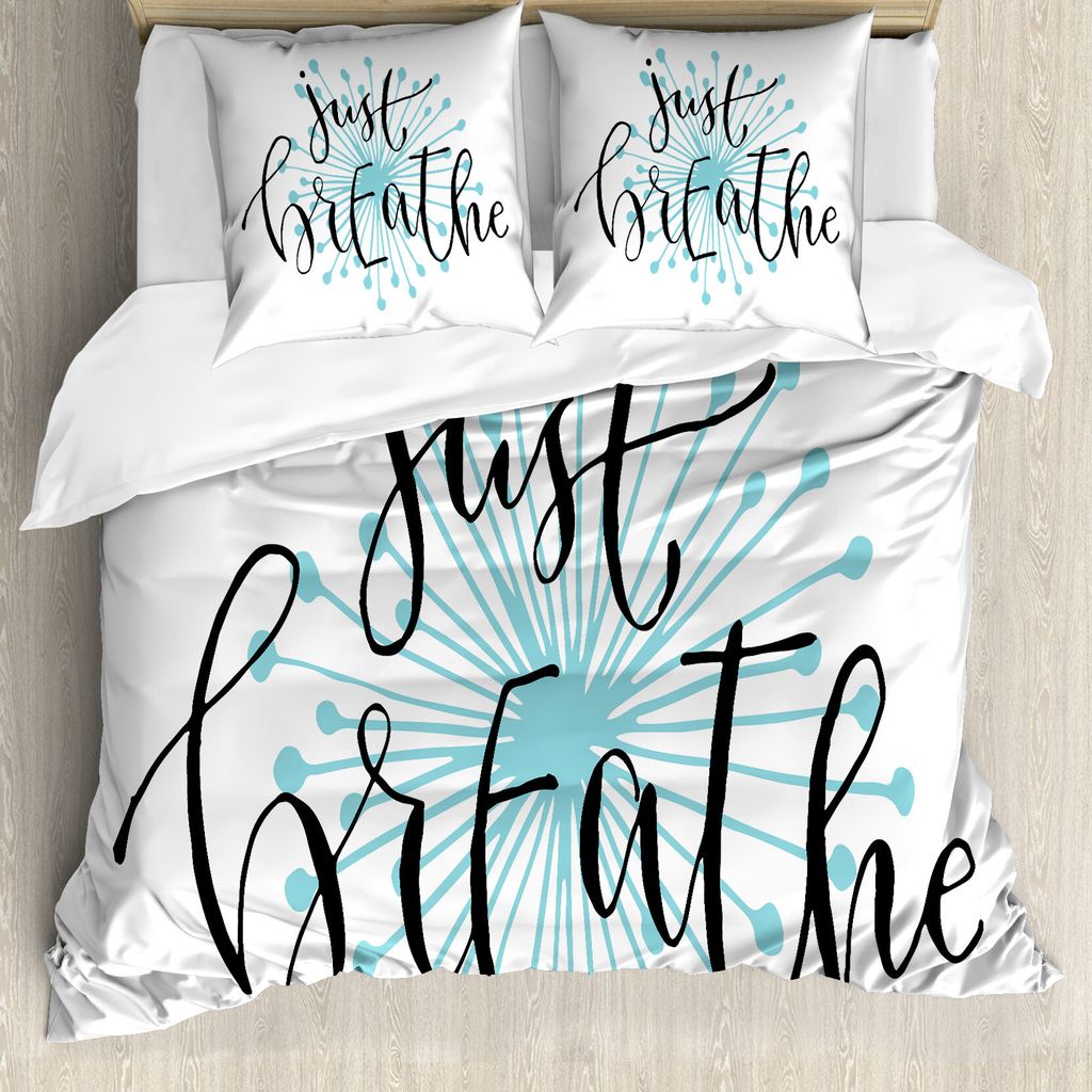 ABAKUHAUS Just Breathe Bettbezug, optimistisch Saying, Milbensicher Allergiker geeignet mit Kissenbezügen, 155 cm x 220 cm - 80 x 80 cm, Aqua Schw...