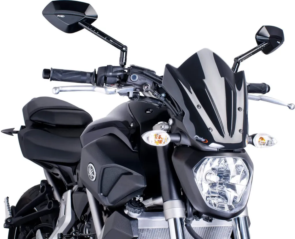 Bulle sport Puig pour Yamaha MT07 teinte noire avec fixation