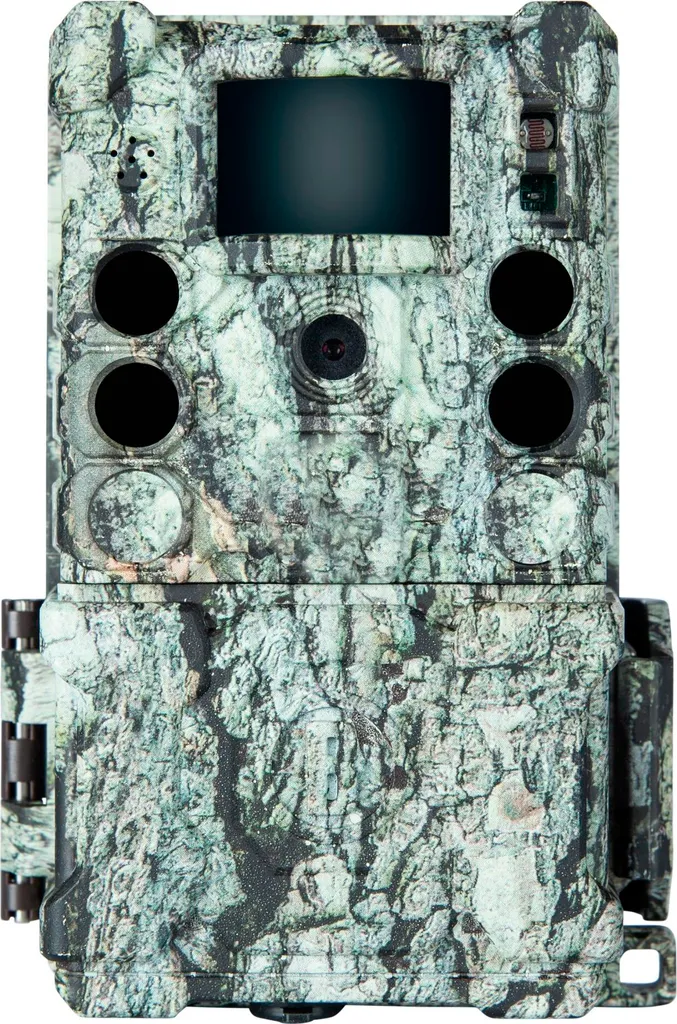 Observer le gibier avec la caméra de chasse Bushnell Core 4K discrète