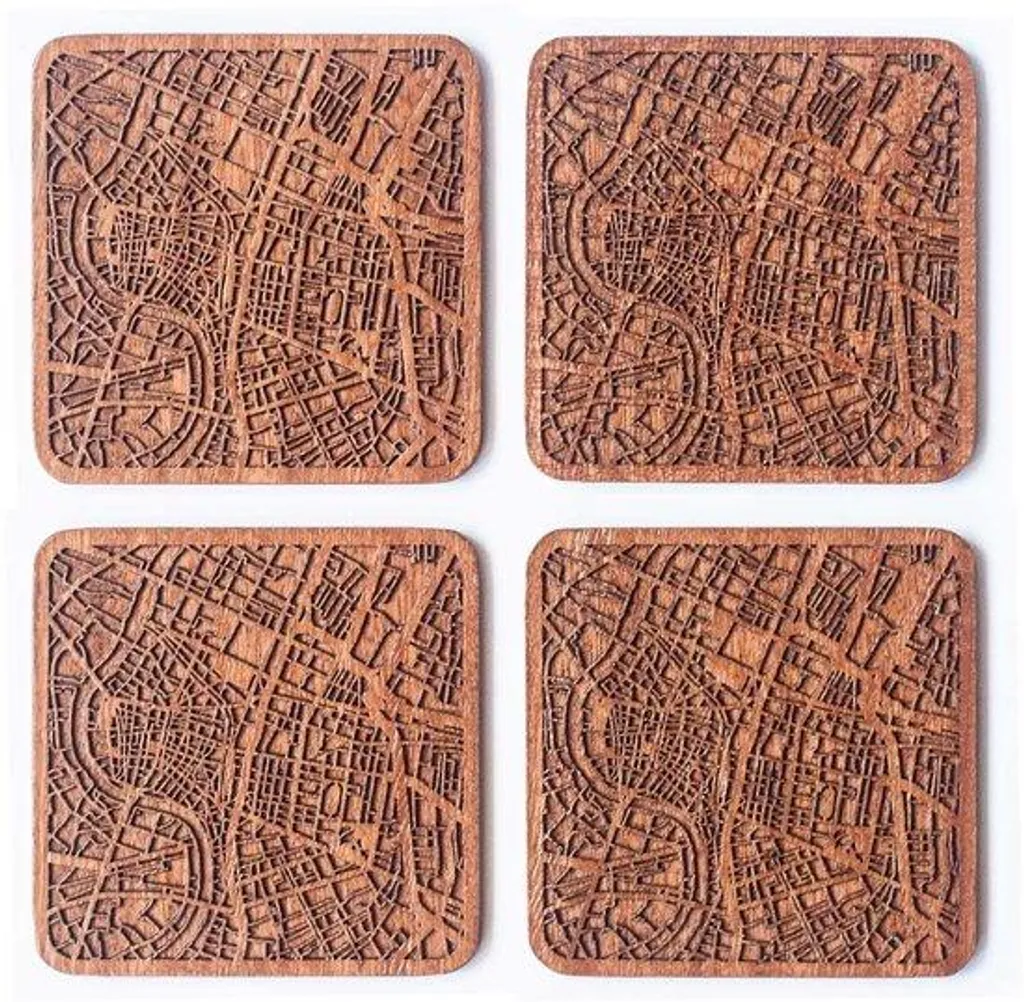 Ménagère en bois 4 pièces fait main avec gravure plan de ville chic