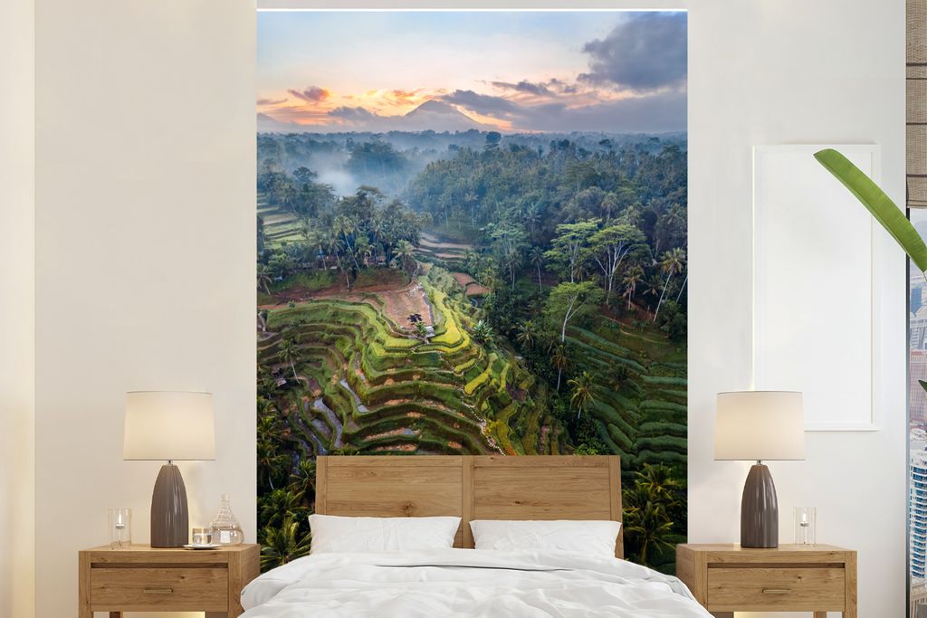 MuchoWow Fototapete für Wohnzimmer oder Schlafzimmer Wandtapete Vinyl Motivtapete Reisterrassen zwischen den Bäumen in Indonesien - 225x350 cm ...
