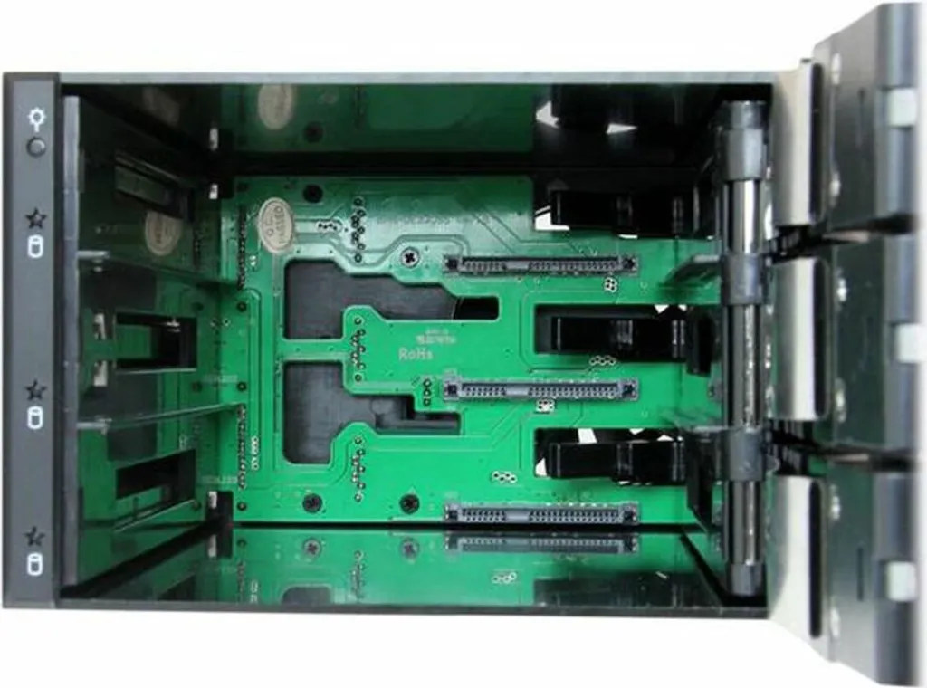 Recensione StarTech.com HSB3SATSASBA 3-Bay Mobile Rack SATA SAS - 6