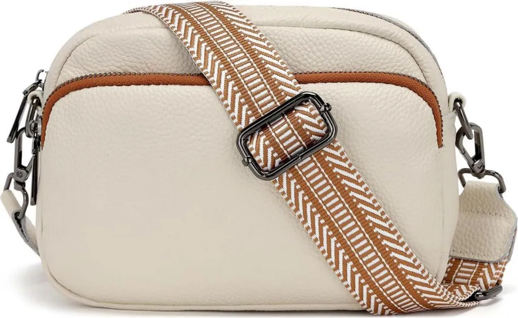 Sac à bandoulière en cuir noir pour femme avec détails dorés chic