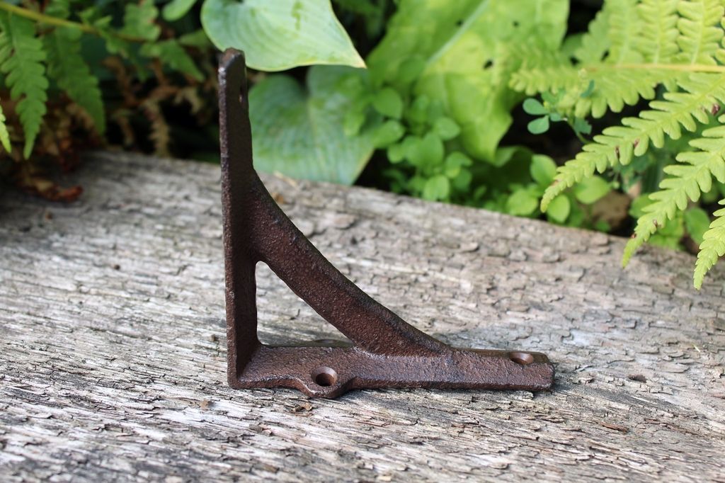 Regalträger Gusseisen 10 cm, antikbraun mit Abriebstellen, Produktbild 