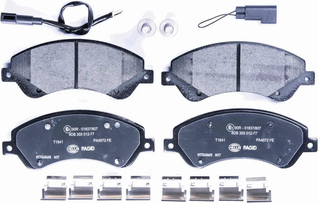 Jeu de plaquettes de frein avant HELLA pour Ford Transit - Qualité OEM