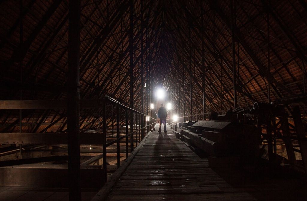 hansepuzzle 63016 - Dachkonstruktion Puzzle, 500 Teile, Gebäude, 46,0 x 30,0cm mit hochwertiger Aufbewahrung, Kartonbox & Beutel