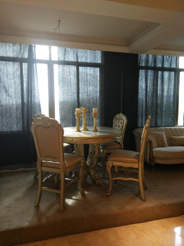 Esstisch 4x Stühle Klassische Esszimmer Garnitur 5tlg. Set Runder Tisch Stuhl