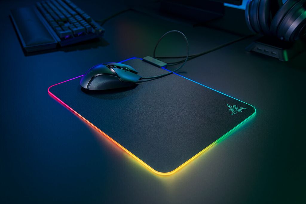 Razer Firefly V2 Mauspad mit Chroma Schwarz Kaufland