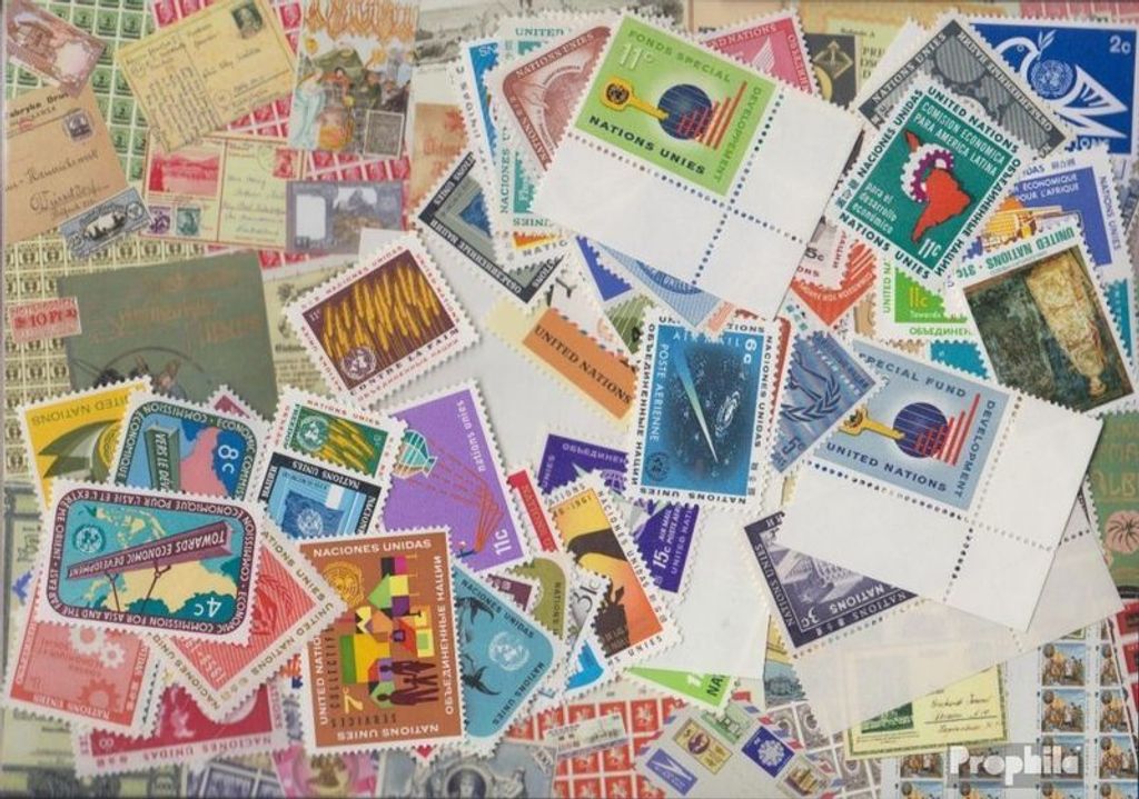 Briefmarken UNO - New York 500 verschiedene Marken