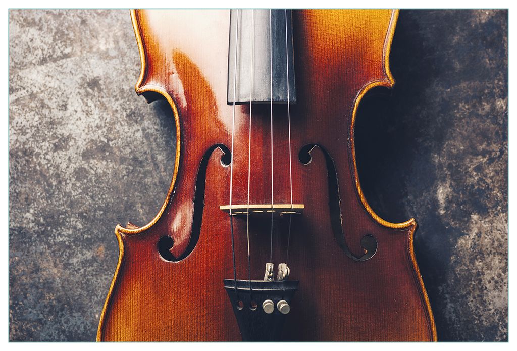 Wallario Küchenrückwand aus Glas, Größe: 90 x 60 cm, Motiv: Nahaufnahme einer alten Violine | Spritzschutz | abwischbar | pflegeleicht | in