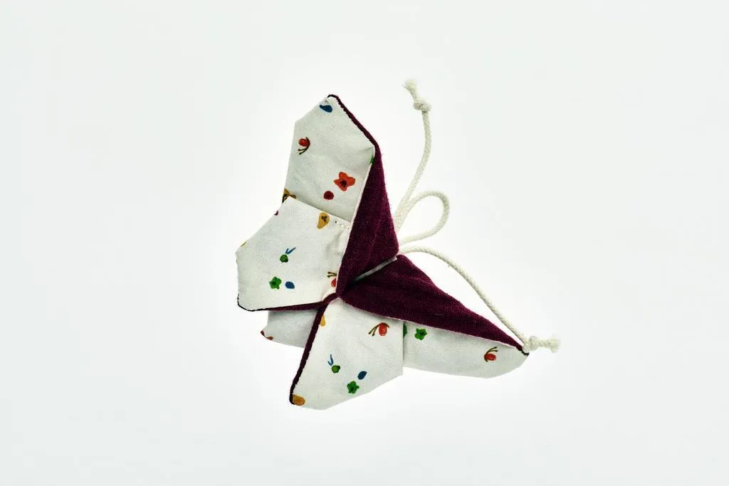 Doudou papillon avec papier froissé ORIGAMI pour l'éveil des sens 0m+