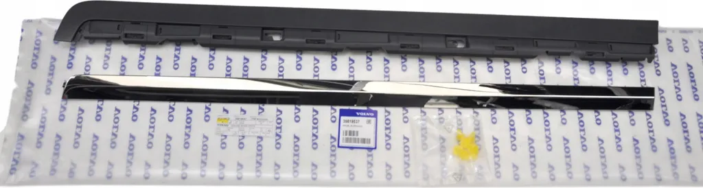 Garniture de porte avant droite Volvo XC60 avec insert chrome original