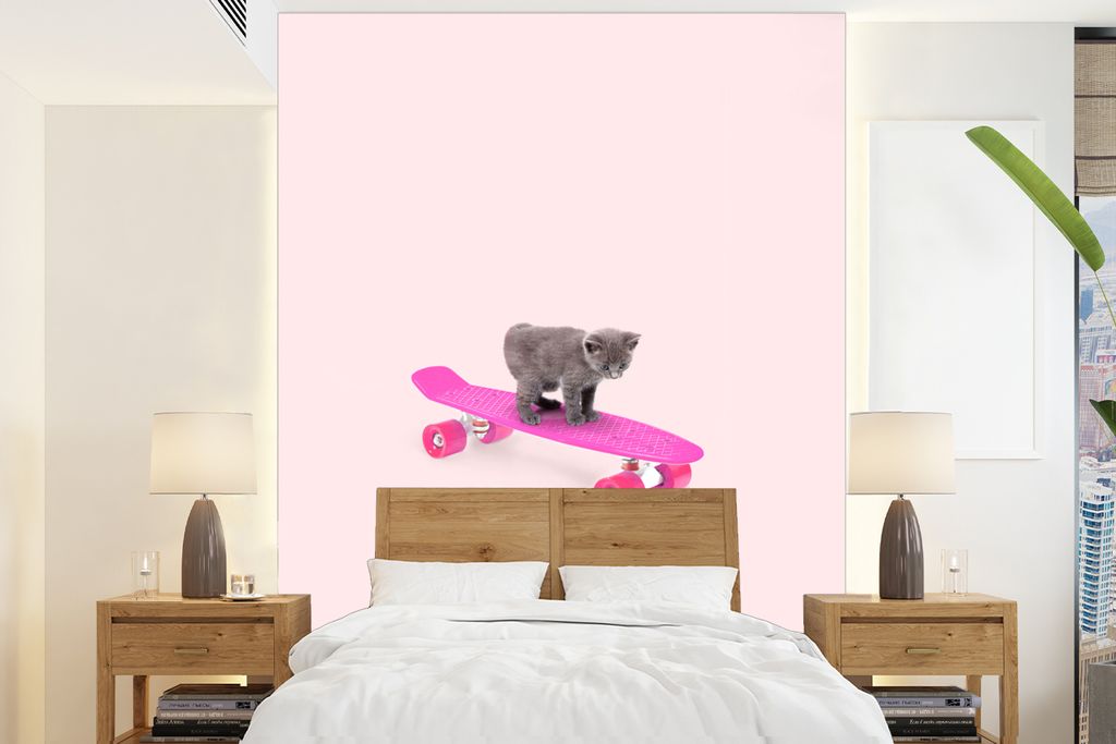 MuchoWow Fototapete für Wohnzimmer oder Schlafzimmer Wandtapete Vinyl Motivtapete Katze - Kätzchen - Tiere - Skateboard - Rosa - 190x260 cm - P...