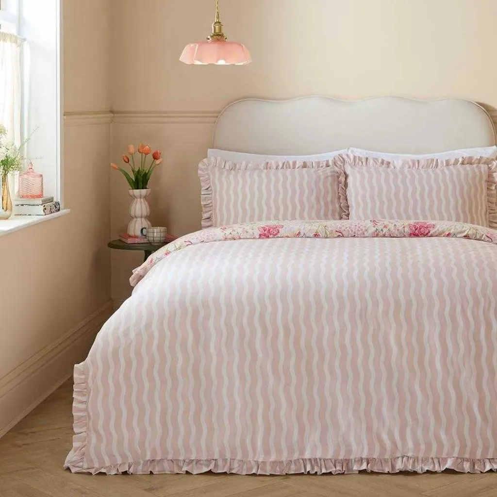 Linge de lit rose à volants Gardenia réversible King Size RV3657 - 3