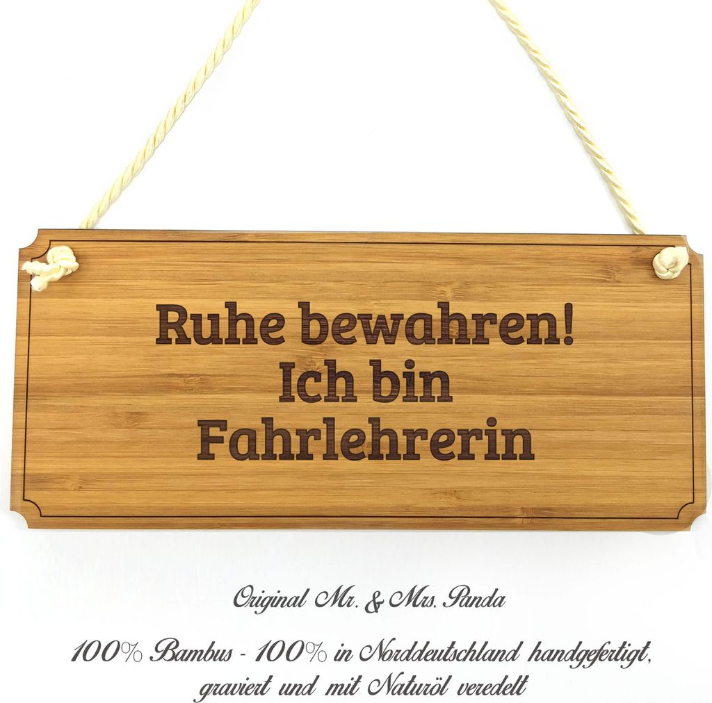 Mr. & Mrs. Panda Schild Fahrlehrerin - Geschenk, Graviert, Landhaus, Türschild, Eingangsschild, Holzschild, Geschenkidee, Wandschild, Beruf, Shabb...