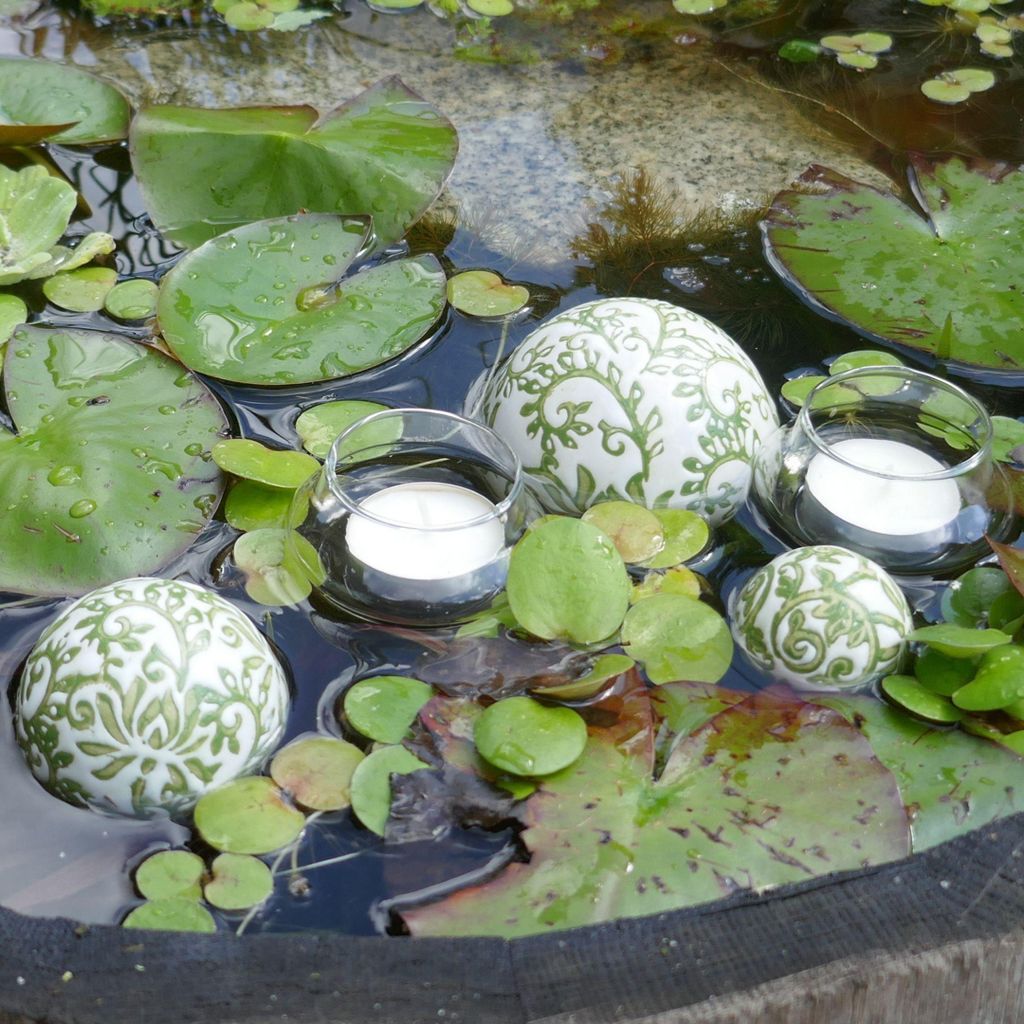 Storm's Gartenzaubereien 5-tlg. Schwimmkugel-Set Grün – 3 Keramik-Teichkugeln & 2 Glas-Schwimmlichter – Deko für Miniteich, Garten & Balkon