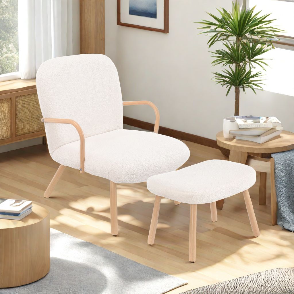 Elfenbeinfarbener Lammfellstuhl mit Fußstütze für Wohnzimmer oder Schlafzimmer