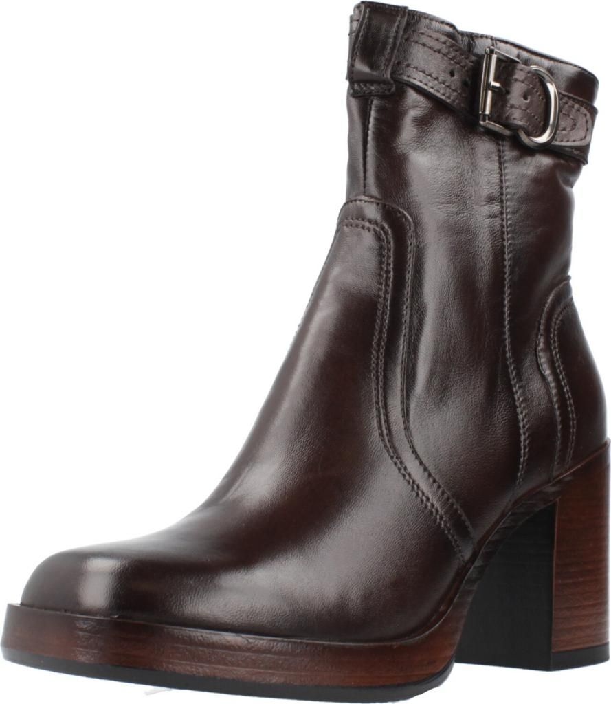 Brauner Schuh Modell P96228